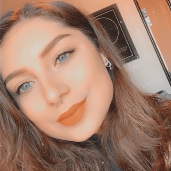 Meet your Posher, Nerri - Picture 1 of 1